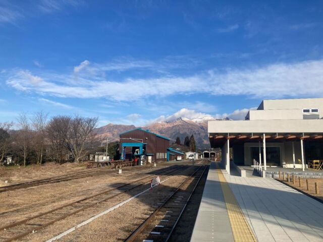 おはようございます☀️

高森は冷え込みましたが天気もよく気持ちの良い朝です！路面に雪の影響はほぼなく交通機関も『通常運行』となっております。
日陰や橋の上など、雪は積もっていなくても路面が凍結している場合がありますのでご注意ください🚗

阿蘇山上は雪が少し積もっているようです❄️

・南阿蘇鉄道
・高森町民バス（路線バス）
・南阿蘇ゆるっとバス（路線バス）
・たかもり号（熊本～高森）
・たかちほ号（熊本～高千穂～延岡）
➡️すべて通常運行

日陰のところを歩く際や、上色見熊野座神社の石段は滑りやすいのでご注意ください😌

#最強寒波 #大寒波 #高森町 
#お気をつけてお過ごしください