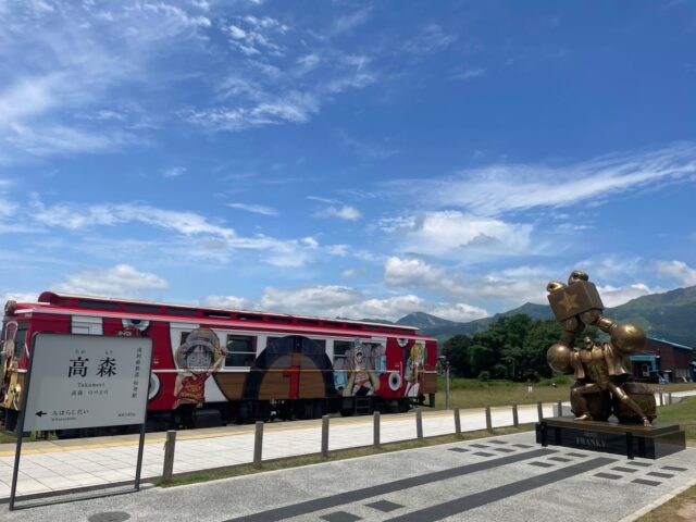 【南阿蘇鉄道】本日（7/30）午後より運転再開のお知らせ🚇

地震の影響により本日（7/30）始発から運転を見合わせておりました南阿蘇鉄道ですが、本日午後より運転を再開いたします！

🚃 運行再開便（普通列車）

【高森駅 始発】
・10列車（13：00発）より運転再開

【立野駅 始発】
・11列車（13：41発）より運転再開

⚠️ トロッコ列車（ゆうすげ号）について
・本日（7/30）は終日運休となります。

※道路状況や余震の影響により、今後の運行状況に急な変更が生じる可能性もございます。最新情報は南阿蘇鉄道の公式WEBサイト・SNS等をご確認ください。

ご移動の際は、安全に十分お気をつけてお越しください。

⏰ 情報確認日時：2026年7月30日(木) 12：00現在

#高森町 #高森駅 #南阿蘇鉄道 #南鉄 #阿蘇観光 #熊本観光 #運行再開 #交通情報